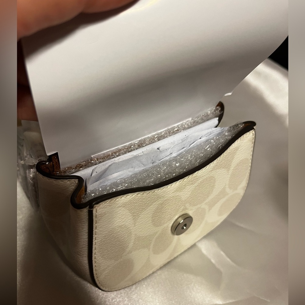 NWT COACH Morgan w/removable Chain in Signature Canvas. Use as a cute wallet too - Picture 5 of 8